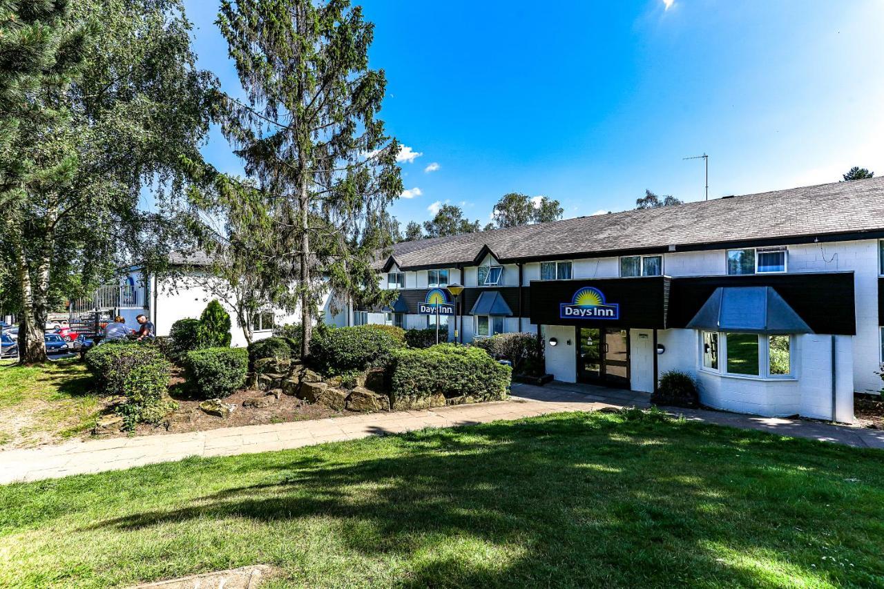 Days Inn Hotel Fleet Exterior foto