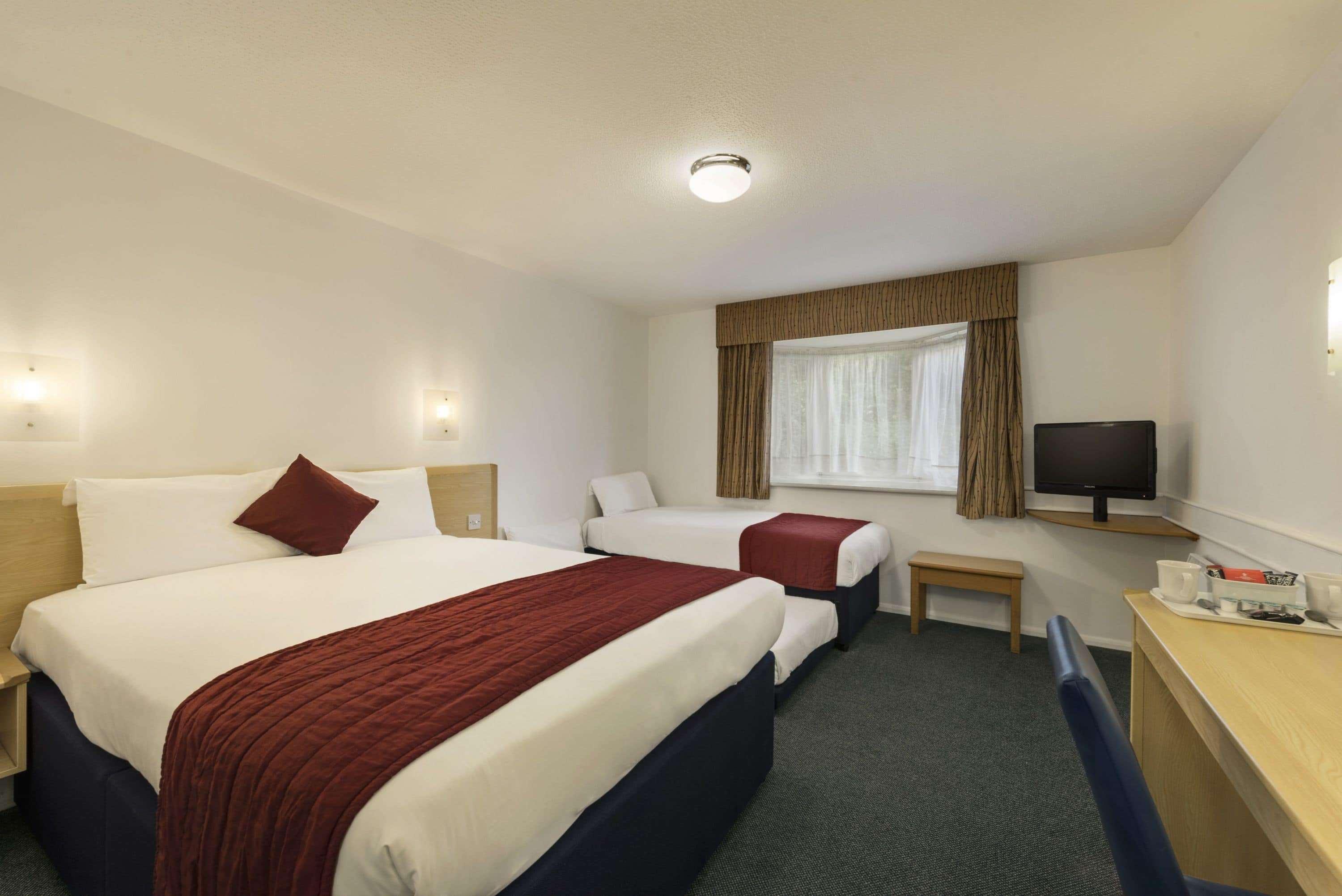 Days Inn Hotel Fleet Exterior foto